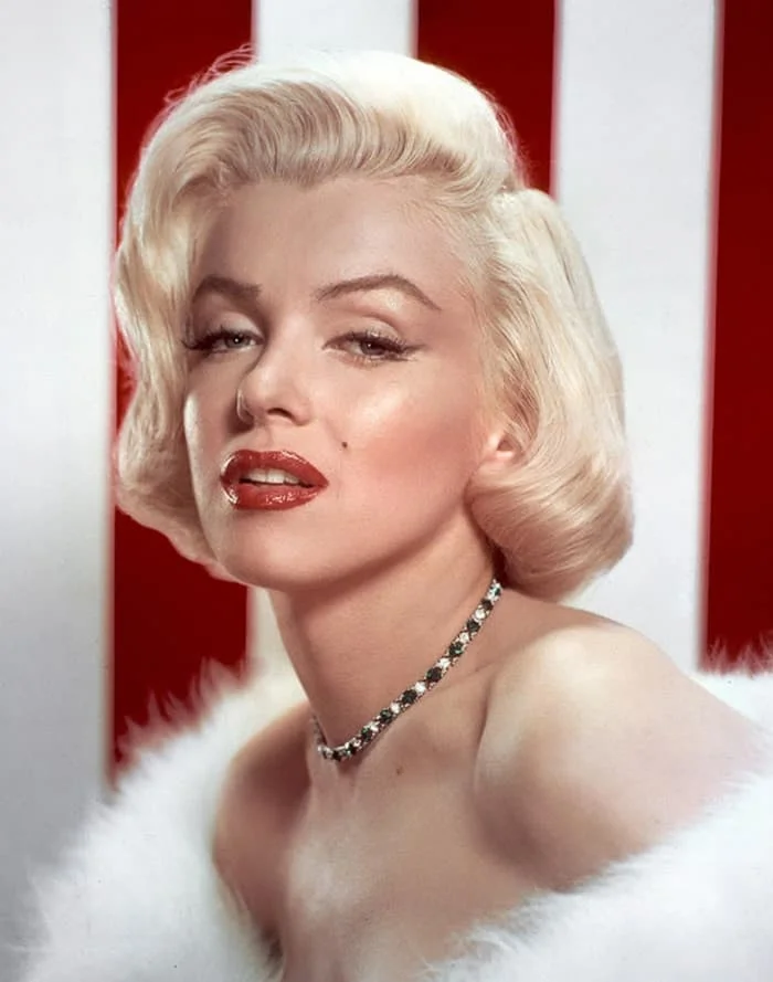 Marilyn Monroe o femeie pleaca prima